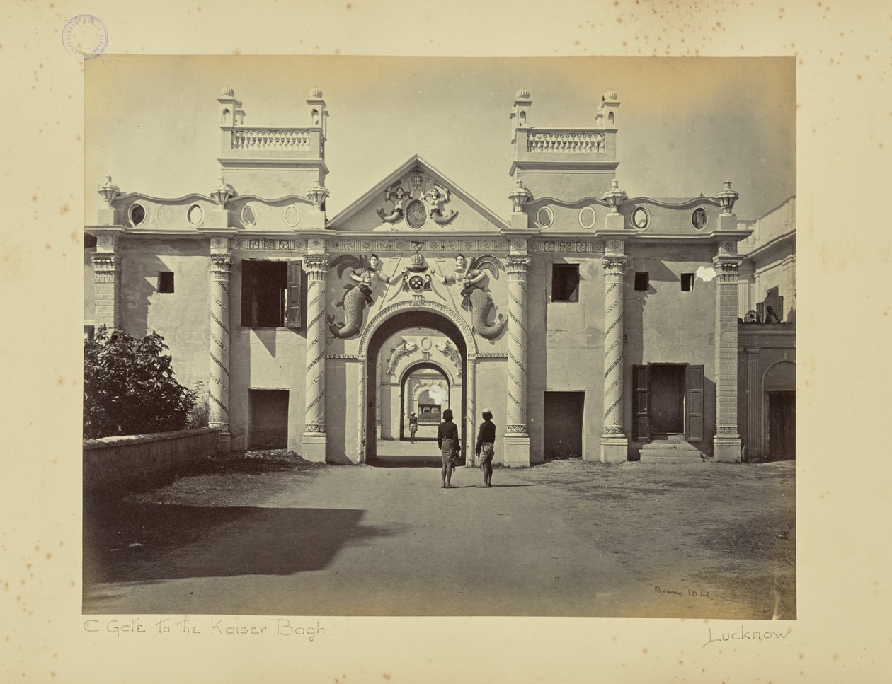 Lucknow: Merenneitoportti, Kaiser Bagh tekijältä Samuel Bourne