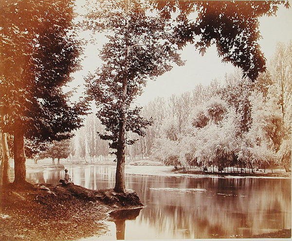 Näkymä Dhul-kanavalle, Kashmir, n. 1865 (seepiakuva) tekijältä Samuel Bourne