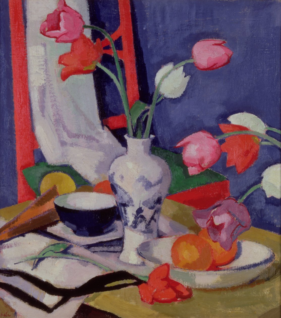 Tulppaanit ja hedelmät, n. 1919 (öljy kankaalle) tekijältä Samuel John Peploe