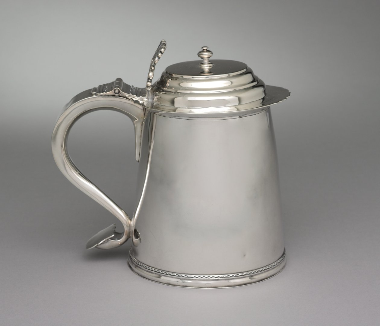 Tankard, n. 1710 tekijältä Samuel Vernon