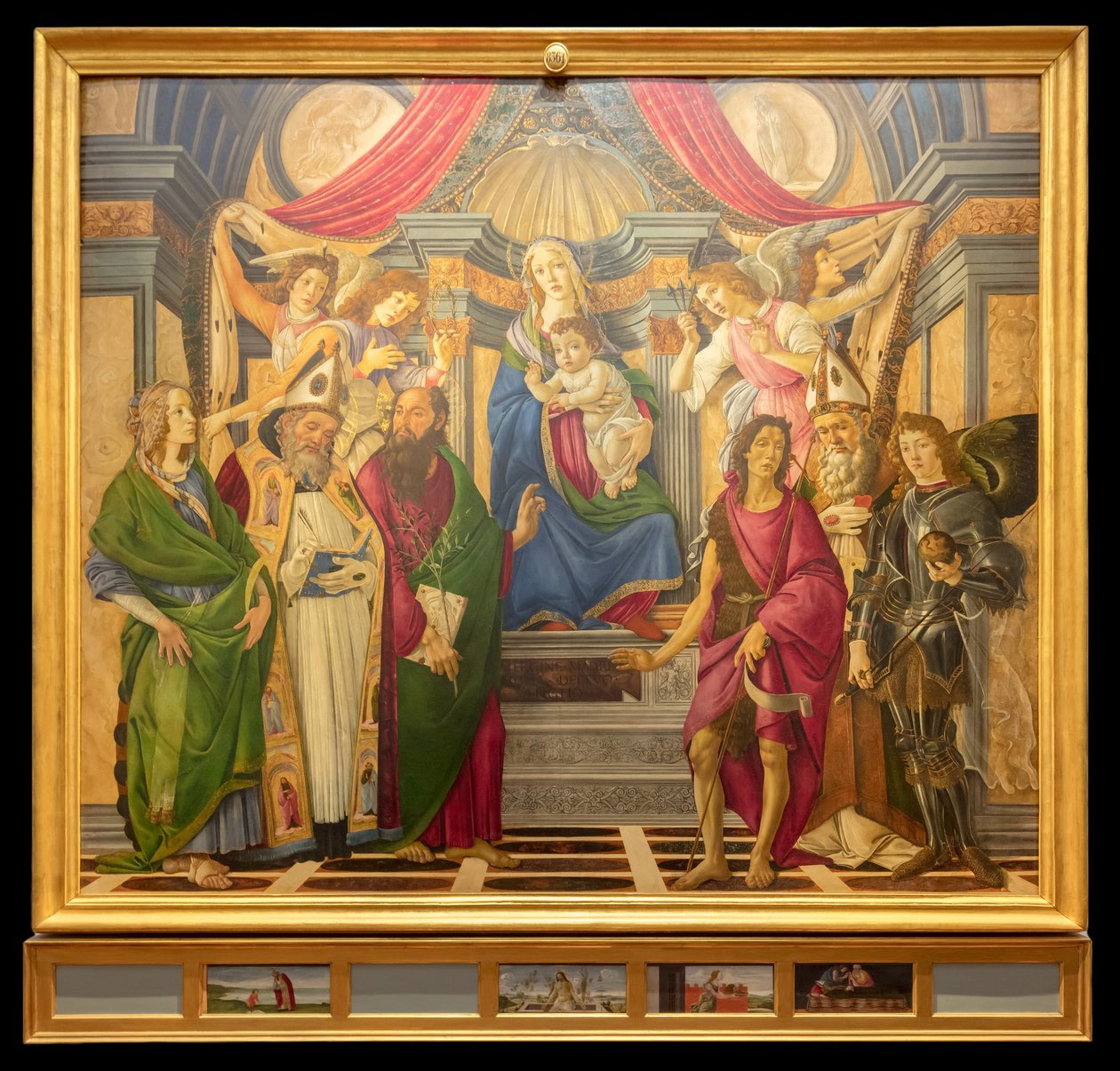 Alttaritaulu, pääruutu: Madonna valtaistuimella, neljä enkeliä ja pyhimyksiä. tekijältä Sandro Botticelli