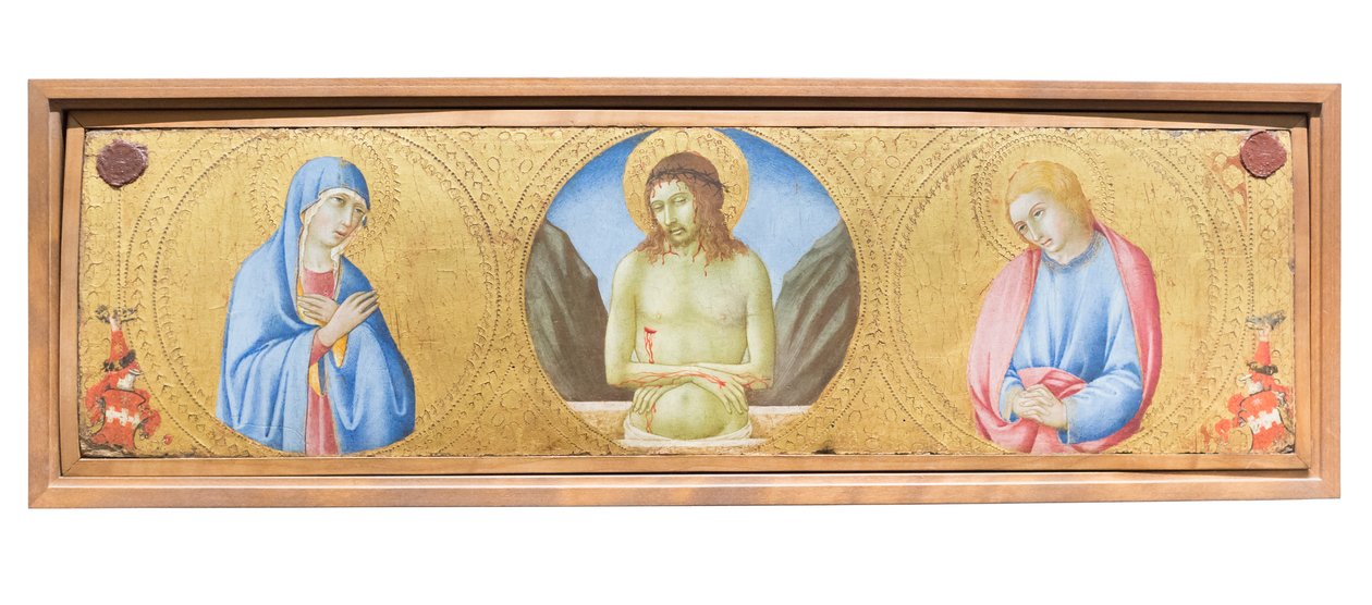 Kristus murheiden miehenä neitsyt Marian ja evankelista Johanneksen välillä tekijältä Sano di also Ansano di Pietro di Mencio Pietro