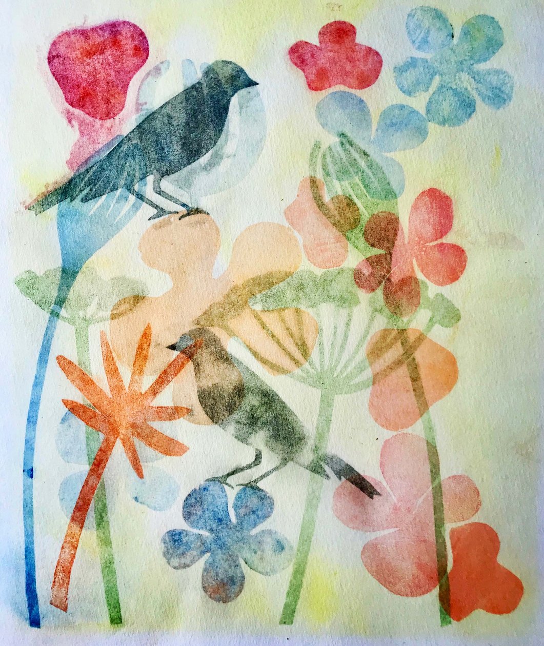 Kaksi lintua ja kukkia, 2019 (muste monoprint) tekijältä Sarah Thompson Engels