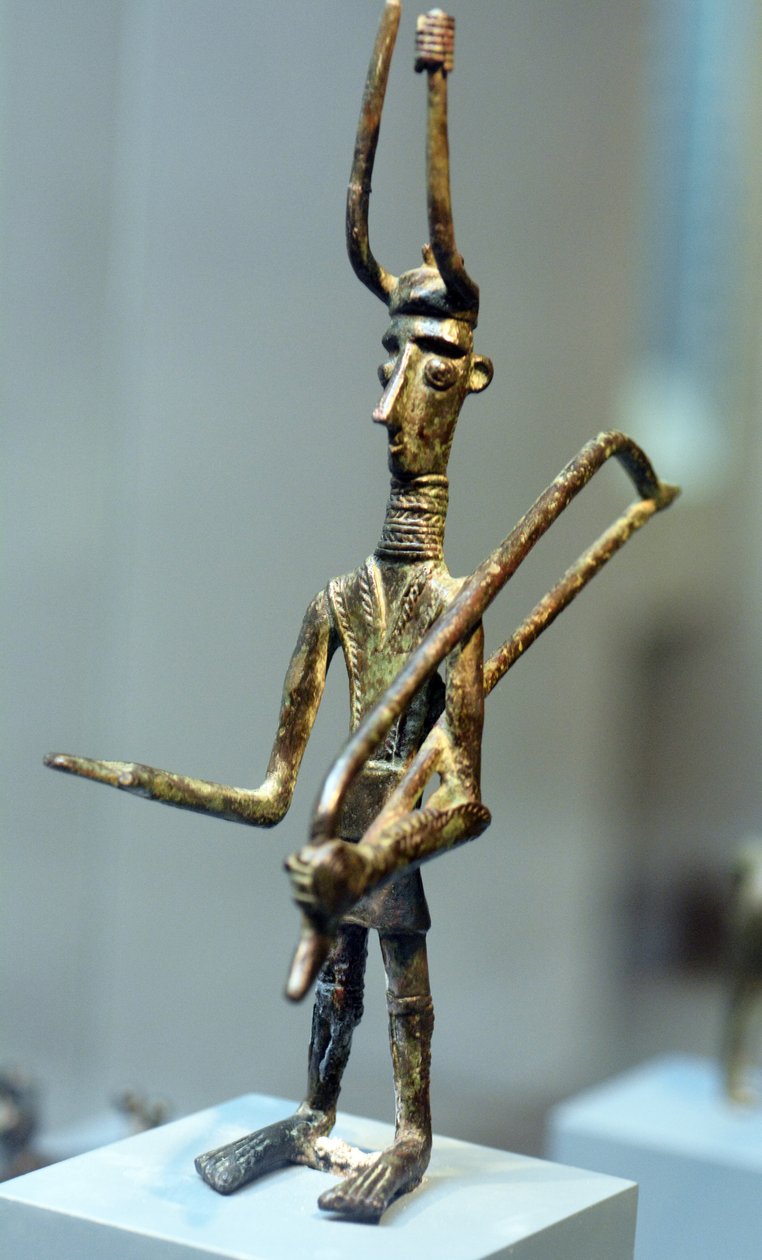 Soturin hahmo, noin 1800-1200 eKr. (pronssi) tekijältä Sardinia Nuragic Civilization