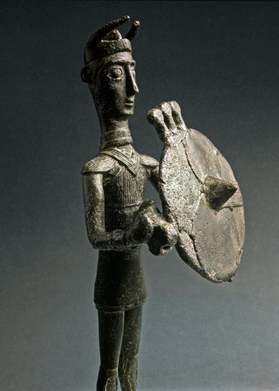 Nuraginen kulttuuri (nuraghi) Sardinia: Soturin pronssinen patsas kilvellä. 8.-7. vuosisadalla eKr. Kansallinen esihistoriallisen etnografian museo "Luigi Pigorini", Rooma tekijältä Sardinia Nuragic Civilization