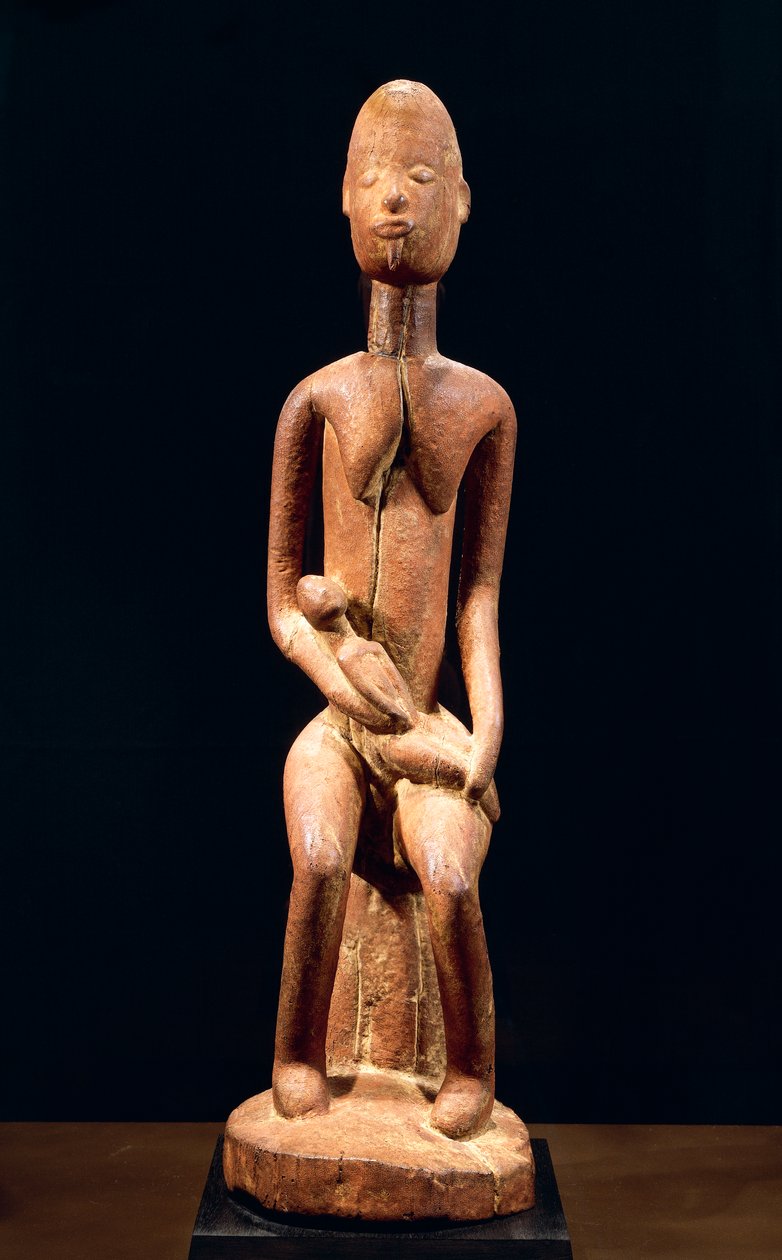 Äitiä ja lasta kuvaava puuveistos, Master of Red Maternity, korkeus 59 cm, dogoniheimon taide Mali tekijältä School African