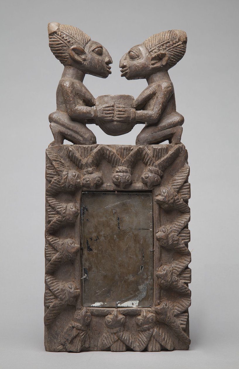 Yoruba peilikotelo (puinen) tekijältä School African
