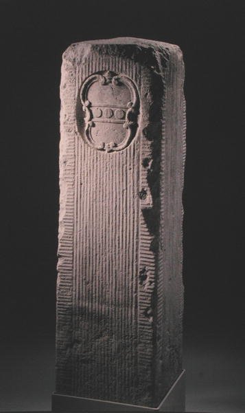Stone Mile Marker Penn Crestillä (kivi) tekijältä School American
