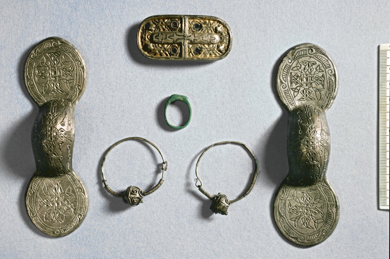 Korut Camonista, Amiensista, Sommesta, Karolingeista, 7.-10. vuosisadalta (hopeaa, kullattua pronssia) tekijältä School Carolingian