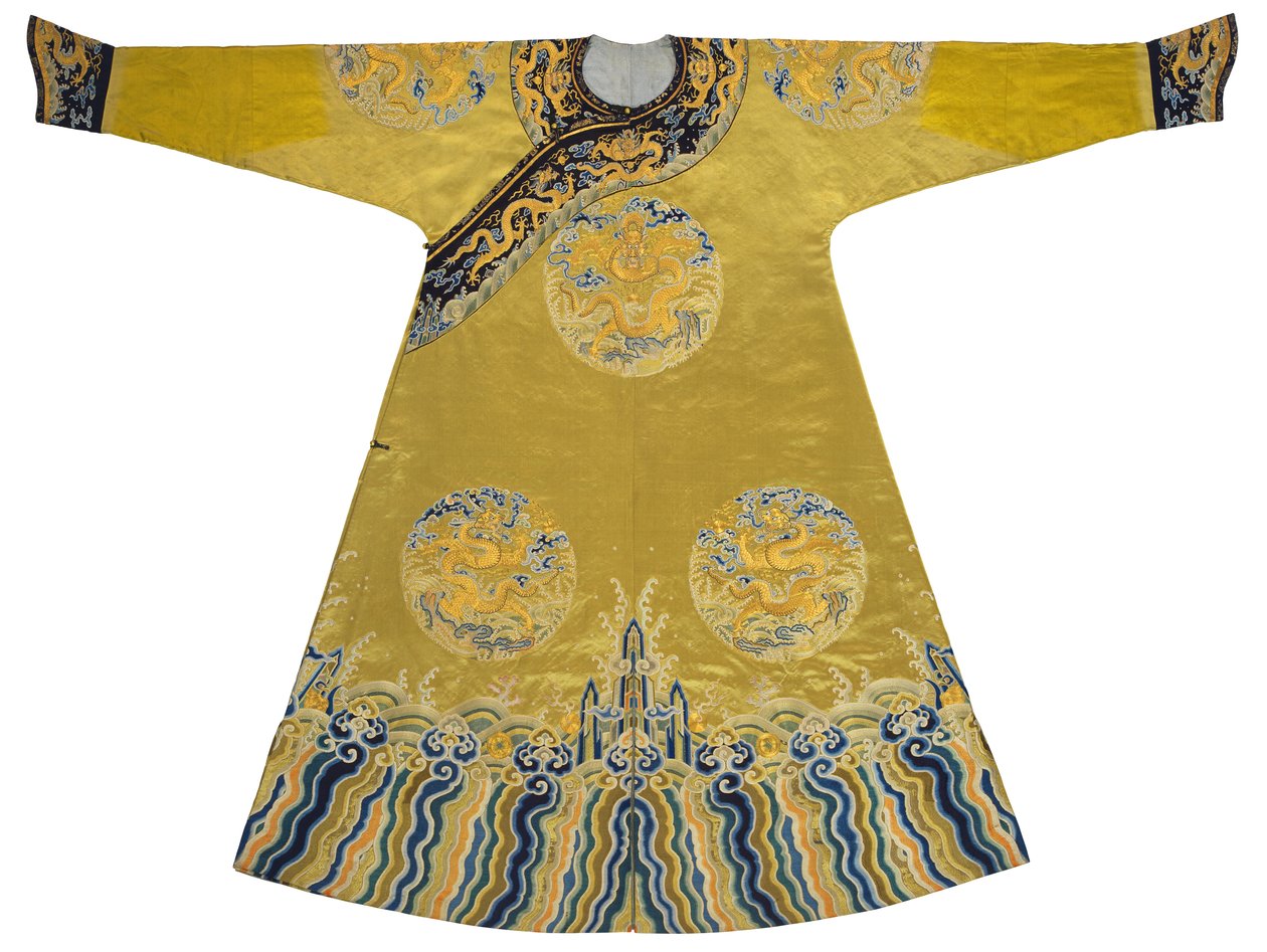 Brodeerattu Qiu Xiangse "Dragon" -viitta, Longpao, 1700-luvun alku (silkki) tekijältä School Chinese