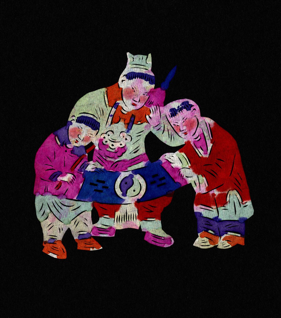 Mieshahmo, jolla on kaksi lasta. Maalattu paperileikkaus eli "Jian Zhi", kiinalaista kansantaidetta, Pekin. tekijältä School Chinese