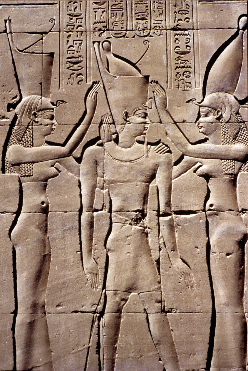 Muinainen Egypti, Seinämaalaus/kaiverrus, Kuningas saa kaksoiskruunun Isikseltä ja Nephthysiltä, Horuksen temppeli, Edfu (kuva) tekijältä School Egyptian