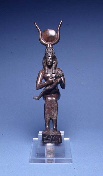 E.122-1954 Iris Nursing Horus (edestä katsottuna) egyptiläinen, 715-525 eKr. (kupariseos) (katso myös 89138) tekijältä School Egyptian