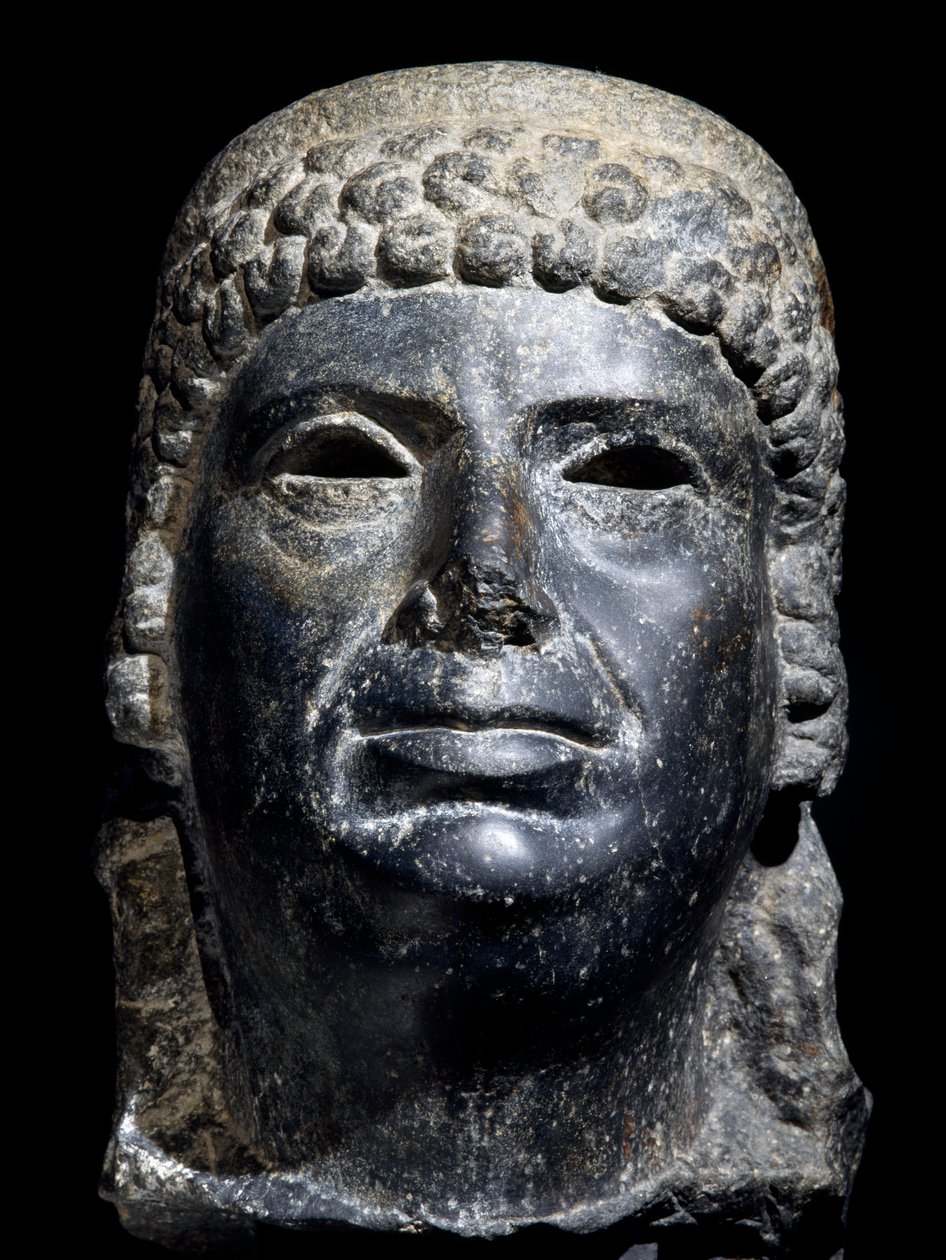 Kleopatra III:n pää, basalttiveistos. Egyptin sivilisaatio, Ptolemaioksen aika, 2. vuosisadalla eKr. tekijältä School Egyptian