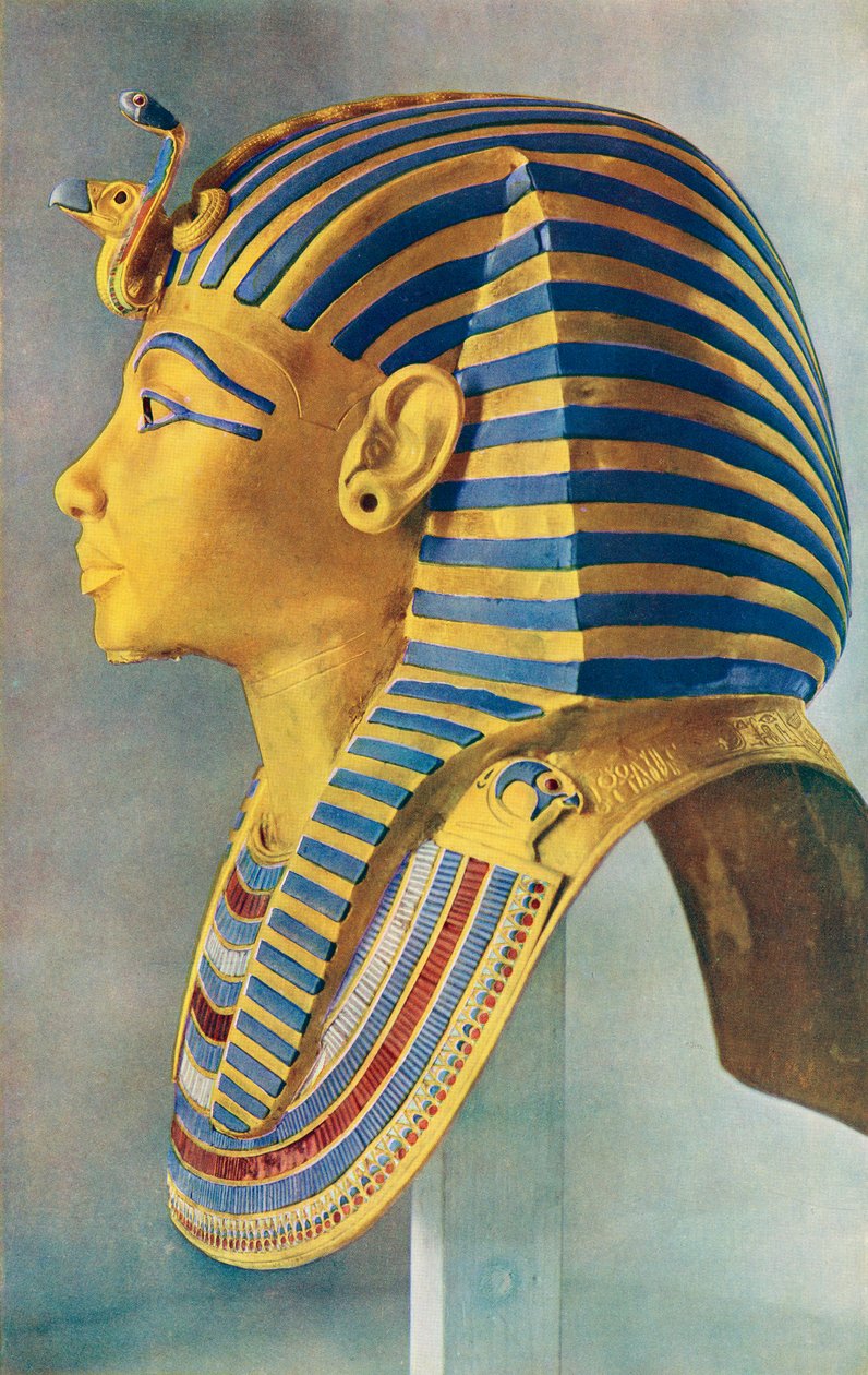 Tutankhamon. Massiivikultainen muotokuvanaamio, joka peitti nuoren faraon muumion pään. Egyptin 18. dynastian faarao, hallitsi n. 1332 eKr. 1323 eaa. The Illustrated London News, Silver Jubilee -ennätysnumero tekijältä School Egyptian