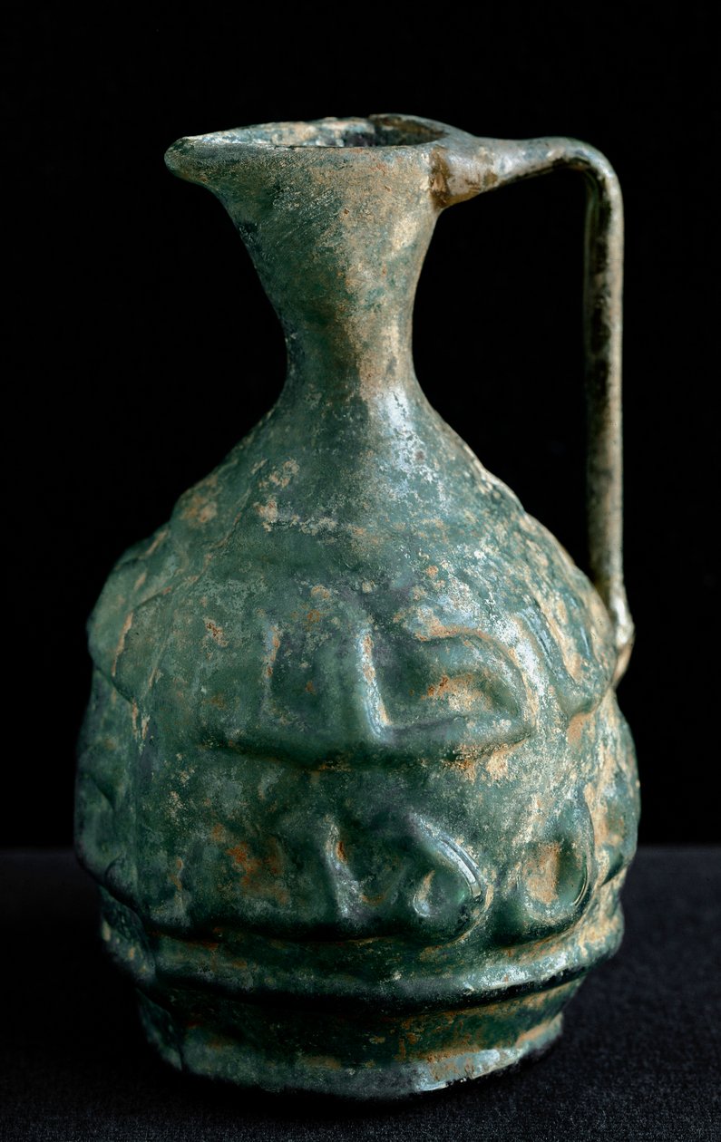 Pieni lasinen amfora kirjoituksilla. 9-10-luvulla Irakista. Himmeä. 8,9 cm Pariisi, Musee du Louvre tekijältä School Iraqi