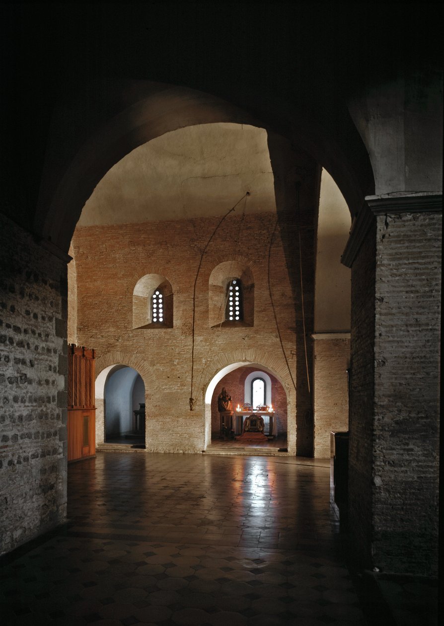 Pyhän Vincentin ja Pyhän Anastasion kolmen suihkulähteen luostarikirkon sisäkuva (Tre-Fontane) (Chiesa dei Santi Vincenzo e Anastasio alle Tre Fontane) (Sisänäkymä st Vincenzo e Anastasion kirkosta, abbazia delle Tre Fontane) 625 -1 tekijältä School Italian