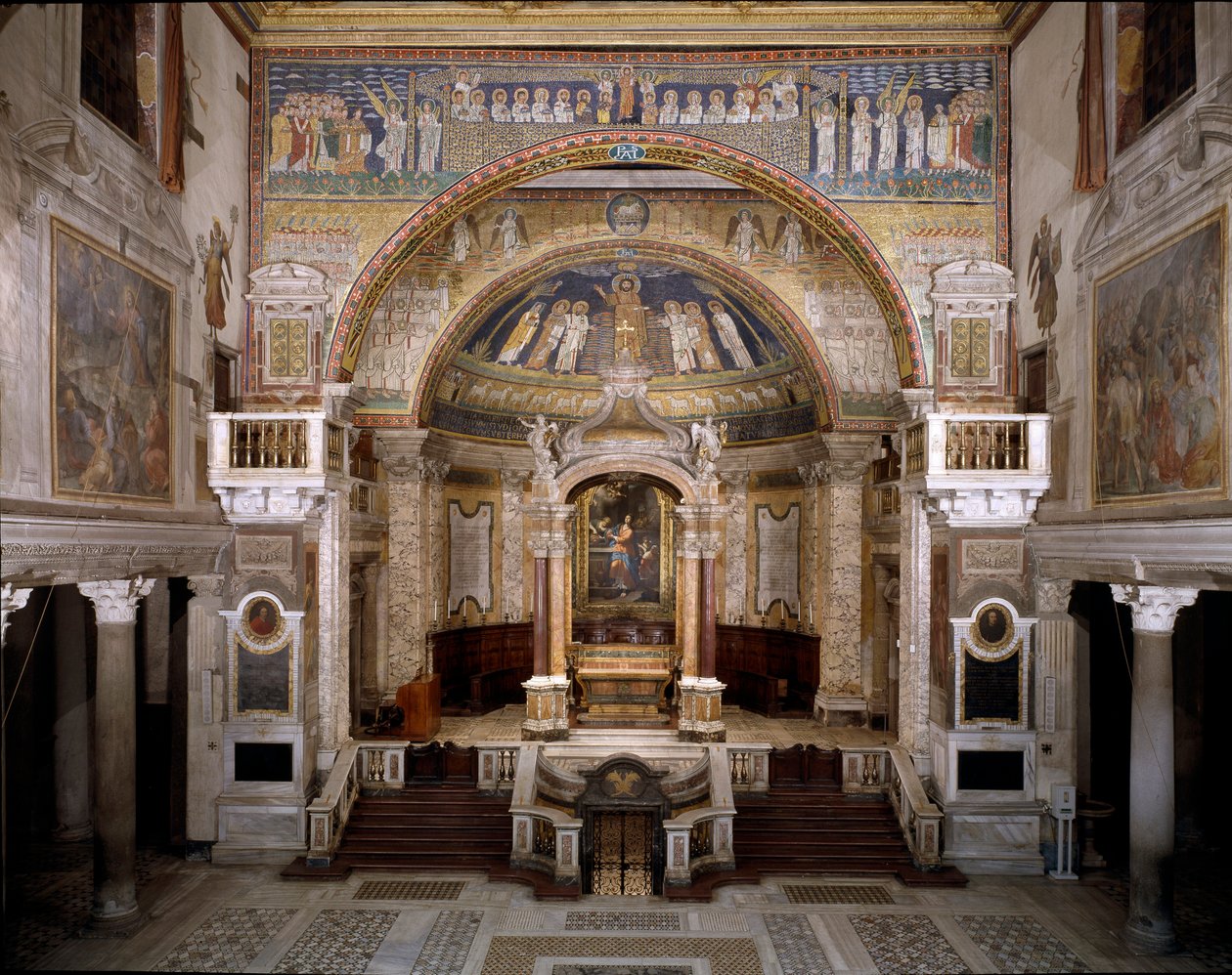 Näkymä basilikan sisäpuolelta tekijältä School Italian