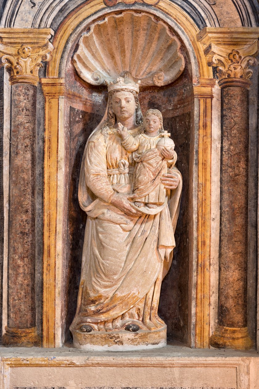 Madonna ja lapsi -patsas Santa Maria della Palomban kirkossa, Matera Italia tekijältä School Italian