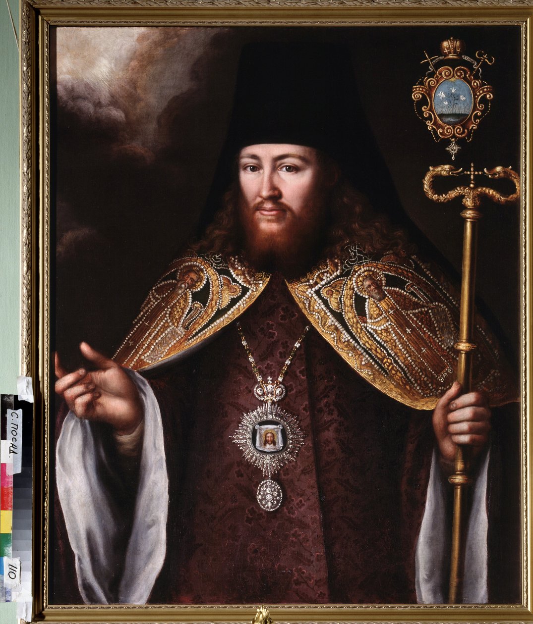 Arkkimandriitin Gedeon Krinovskyn (1726-1763) muotokuva. (Ortodoksisen luostarin esimies (apotti), päällään klobouk (päähine) ja pyhää käärinliinaa edustava rintakoru). Venäläisen mestarin maalaus, öljy kankaalle tekijältä School Russian