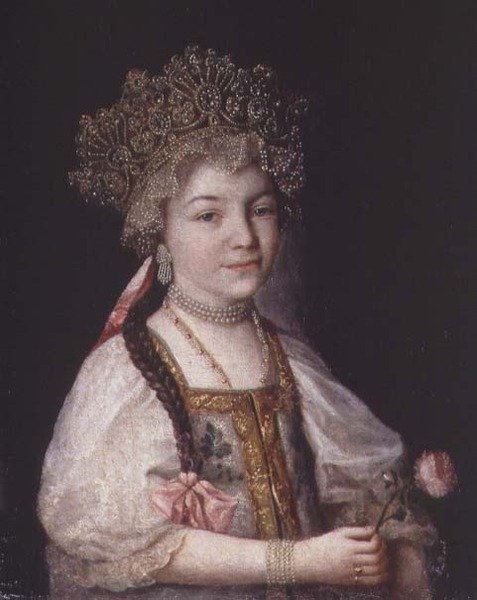 Muotokuva Alexandra Pavlovnasta venäläisessä kansallispuvussa, n. 1790 (öljy kankaalle) tekijältä School Russian