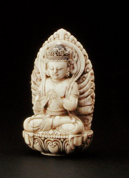 Buddha (norsunluu ja pigmentti) (katso myös 210144) tekijältä School Tibetan