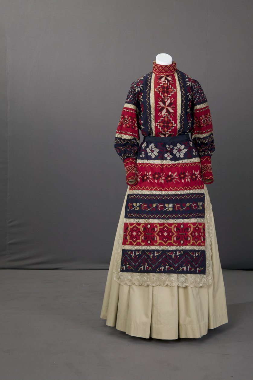 Ukranian wedding ensemble tekijältä School Ukranian