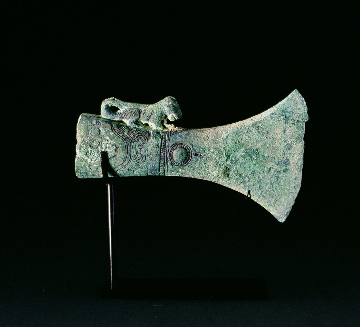 Axe-Head, Dongson Culture, noin 200 eaa.-200 jKr (pronssi) tekijältä School Vietnamese