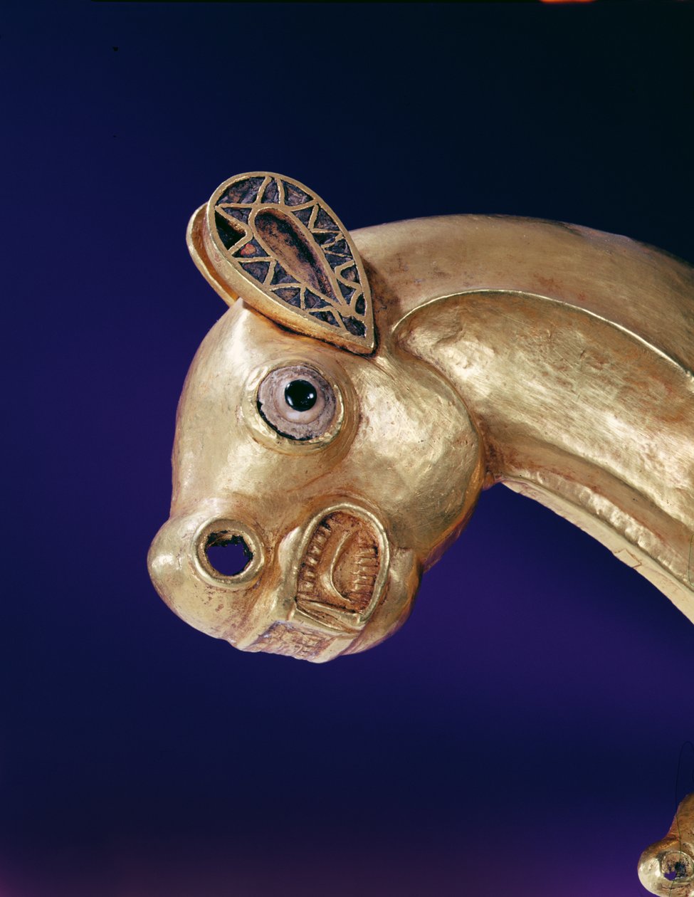 Kilven tunnus pantterin muodossa, 700-650 eKr. kultaa, meripihkaa ja värillistä emaliyksityiskohtaa vuodelta 165769 tekijältä Scythian