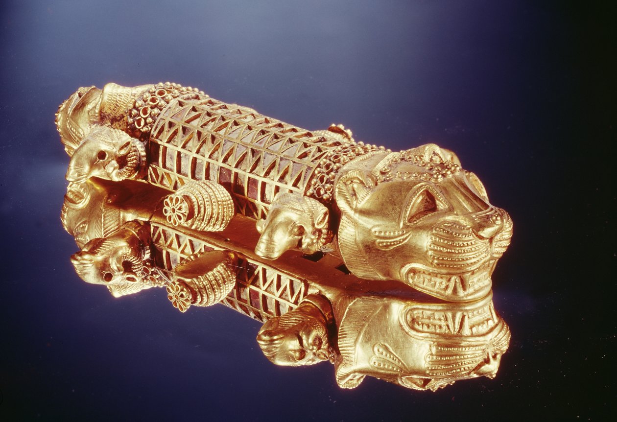 Valtaistuimen käsivarsi (kulta ja meripihka) tekijältä Scythian