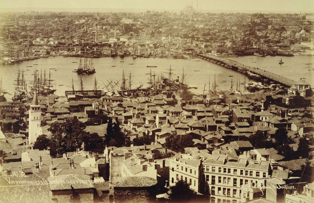 Panoraama Istanbuliin ja Bosporinsalmelle, n. 1890 (b/w kuva) tekijältä Sebah and Joaillier