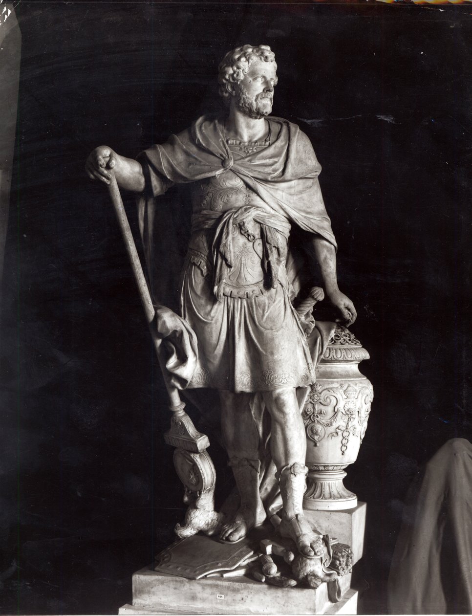 Hannibal Triumphant, 1722 (marmori) (bw kuva) tekijältä Sebastien Slodtz