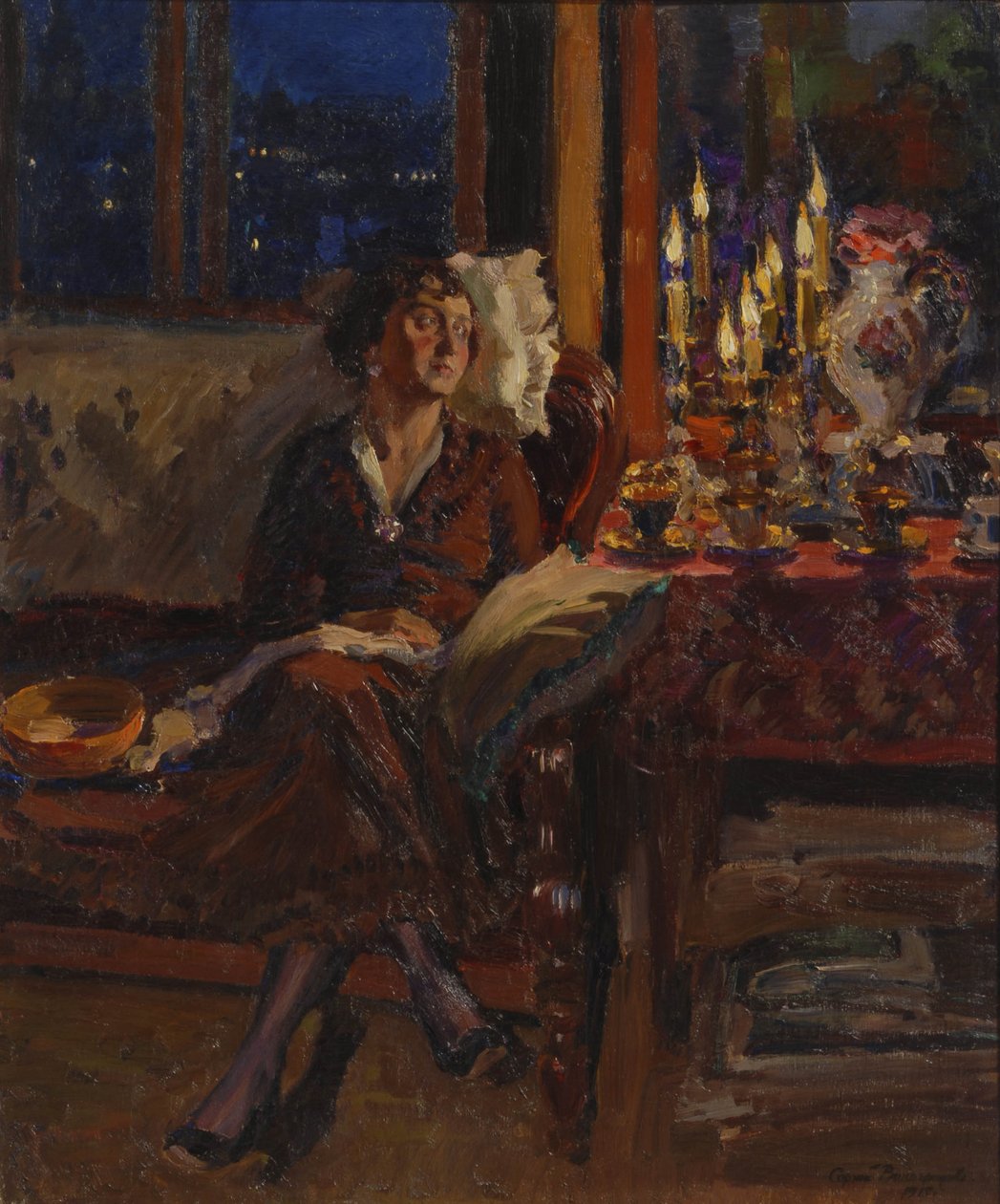 Nainen kirjan kanssa sisätiloissa, 1917 tekijältä Sergei Arsenevich Vinogradov