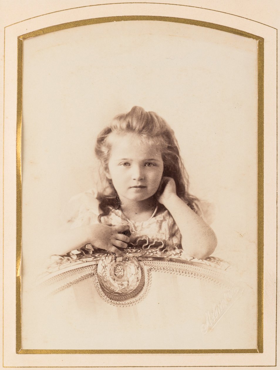 Tatiana Nikolaievna de Russie (1897-1918) - Venäjän suurherttuatar Tatjana, kirjoittanut Levitsky, Sergei Lvovich (1819-1898). Albumin valokuva tekijältä Sergei Lvovich Levitsky