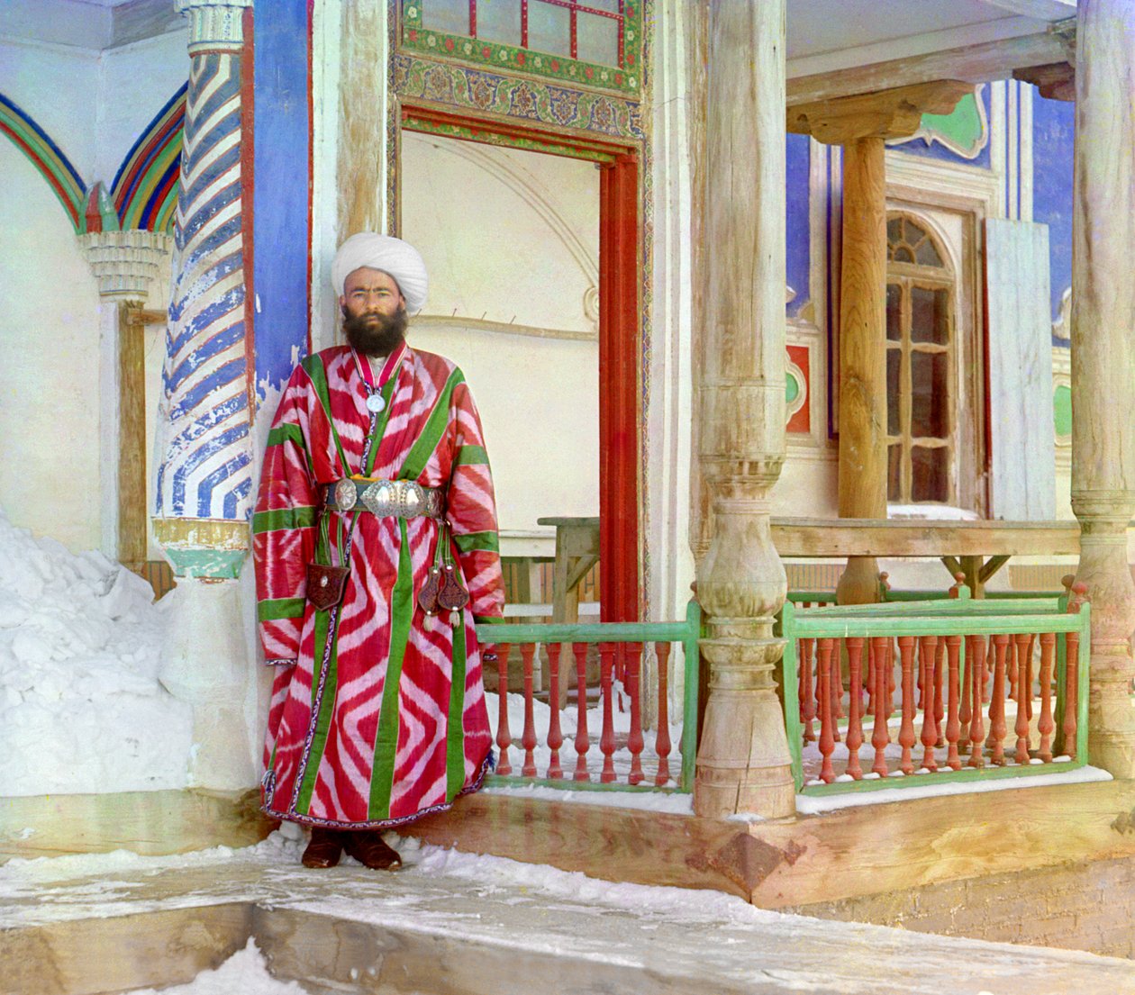 Bukharan emiraatin ministeri juhlapukussa, n. 1910 (kuva) tekijältä Sergey Prokudin Gorsky