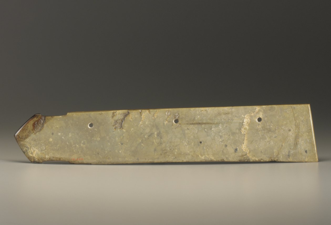Suuri halkaisun muotoinen esine tyyppiä kuei (jade) tekijältä Shang Dynasty Chinese School