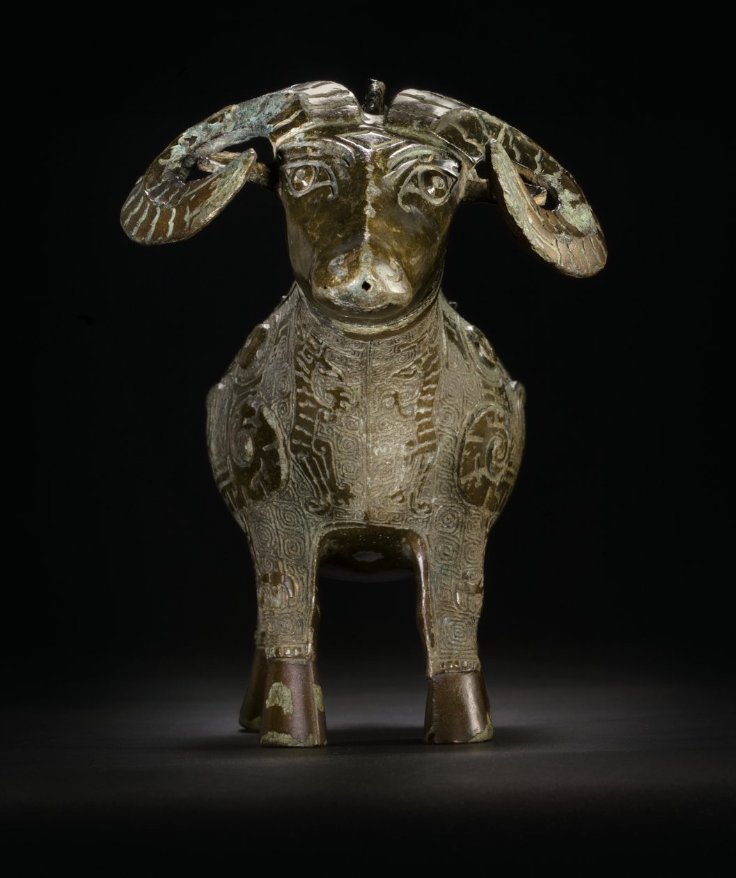 Rituaali pässin muotoinen viiniastia, Gong (pronssi) tekijältä Shang Dynasty Chinese School