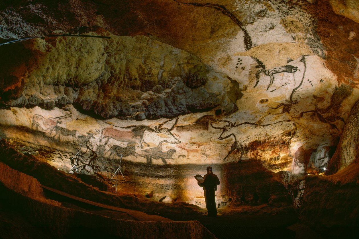 Härkien sali -yleisön kalsiittiseinät Lascaux