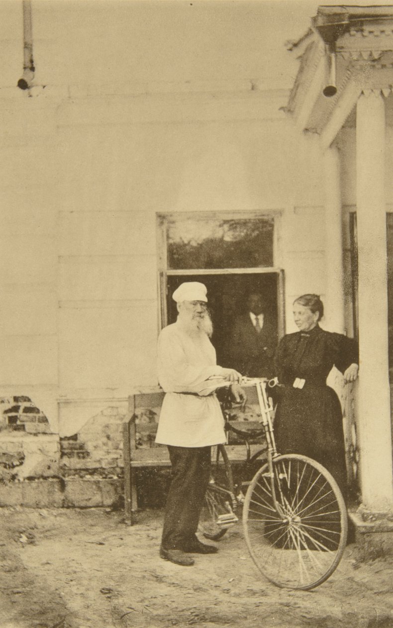 Venäläinen kirjailija Leo Tolstoi polkupyörällä, Venäjä, 1890-luku tekijältä Sophia Andreevna Tolstaya