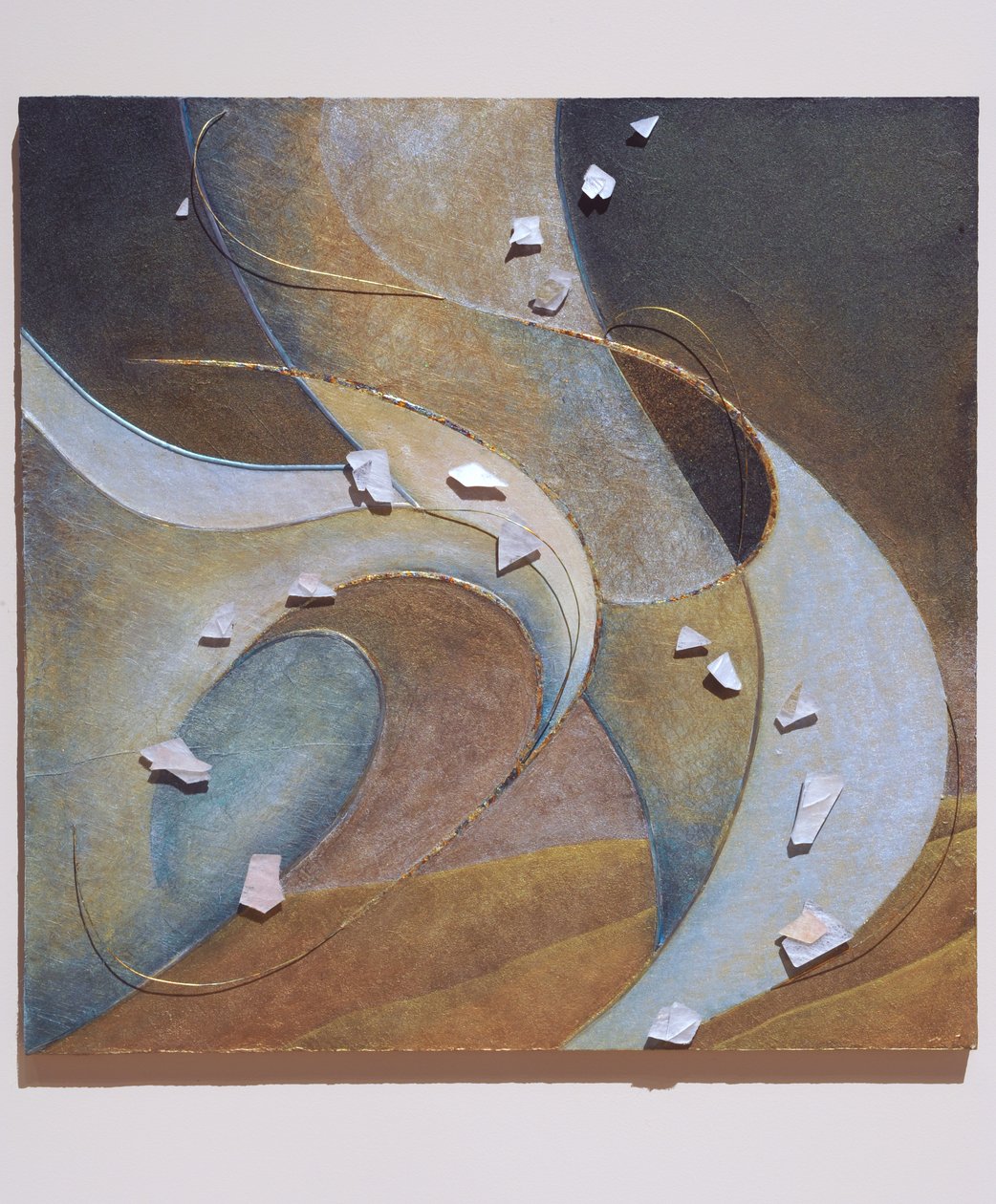 Enkelit, 2007 (paneeli, perspex, tekstiili, lyijy, lanka, kultaus, pigmentti, teräs). tekijältä Sophie Hacker