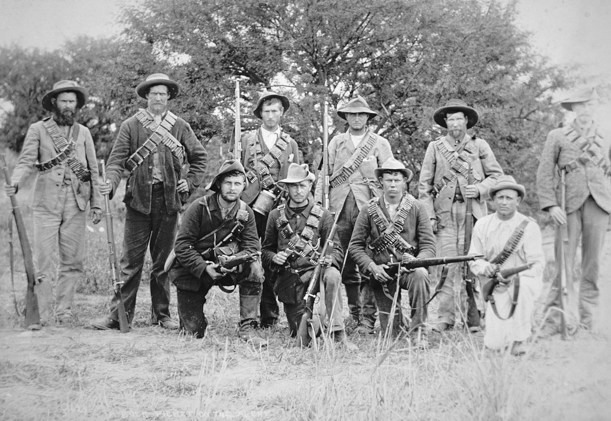 Buurien kommandot aseistettuna saksalaisella Mauser-kiväärillä malli 1895 (m/v kuva) tekijältä South African Photographer