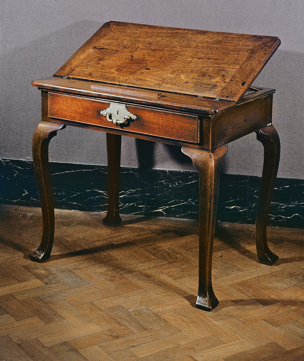 Arkkitehtien pöytä, noin 1730 (mahonki) tekijältä Spanish School