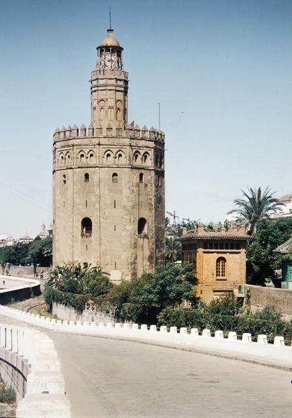 Torre del Oro (kultatorni) rakennettu n. 1220 tekijältä Spanish School