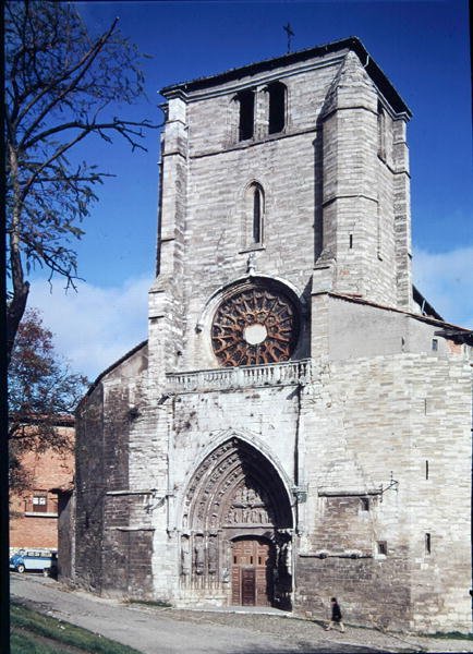 San Estebanin kirkon länsijulkisivu, rakennettu 1280-1350 tekijältä Spanish School