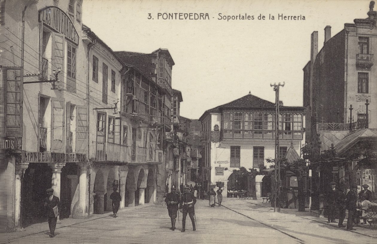Sepänverstaan arkadit, Pontevedra, Espanja (s/w-kuva) tekijältä Spanish Photographer