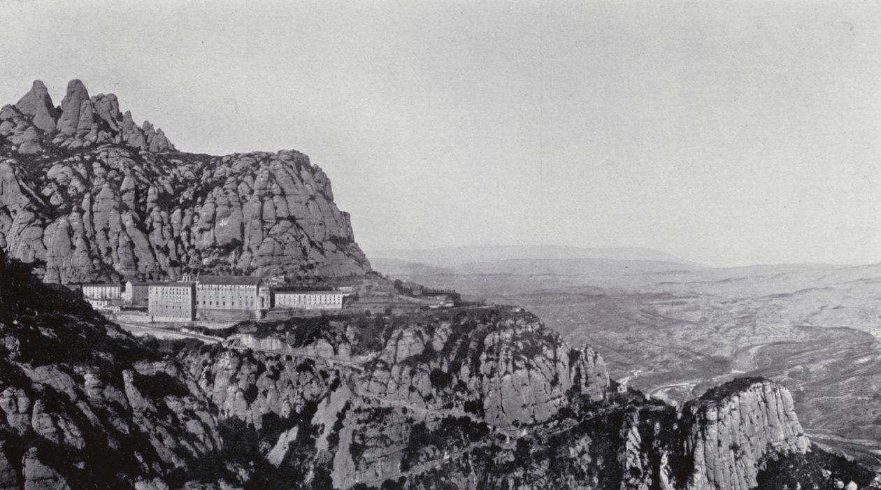 Montserratin yleisnäkymä (s/w valokuva) tekijältä Spanish Photographer