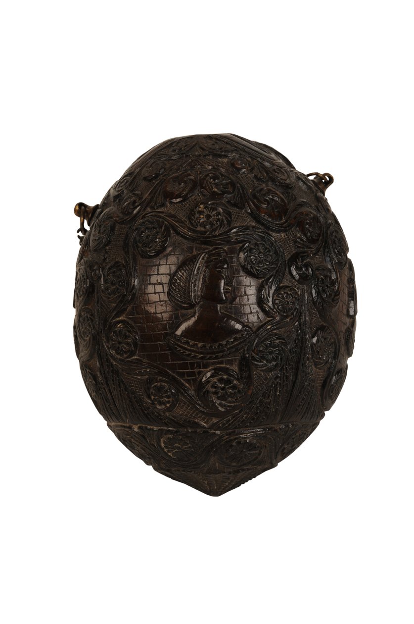Veistetty kookosjauhepullo, espanjalainen siirtomaa, n. 1800 (kookos) tekijältä Spanish School