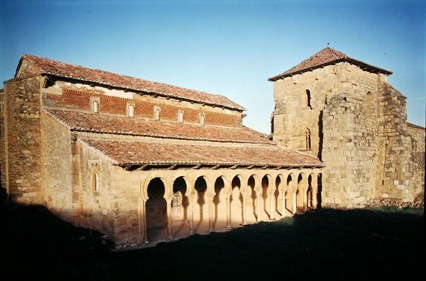 San Miguel de Escaladan kirkko, perustettu vuonna 913. tekijältä Spanish School