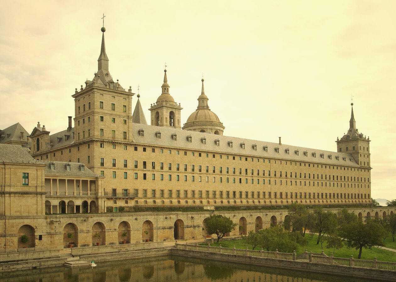San Lorenzo de El Escorialin luostari tekijältä Spanish School