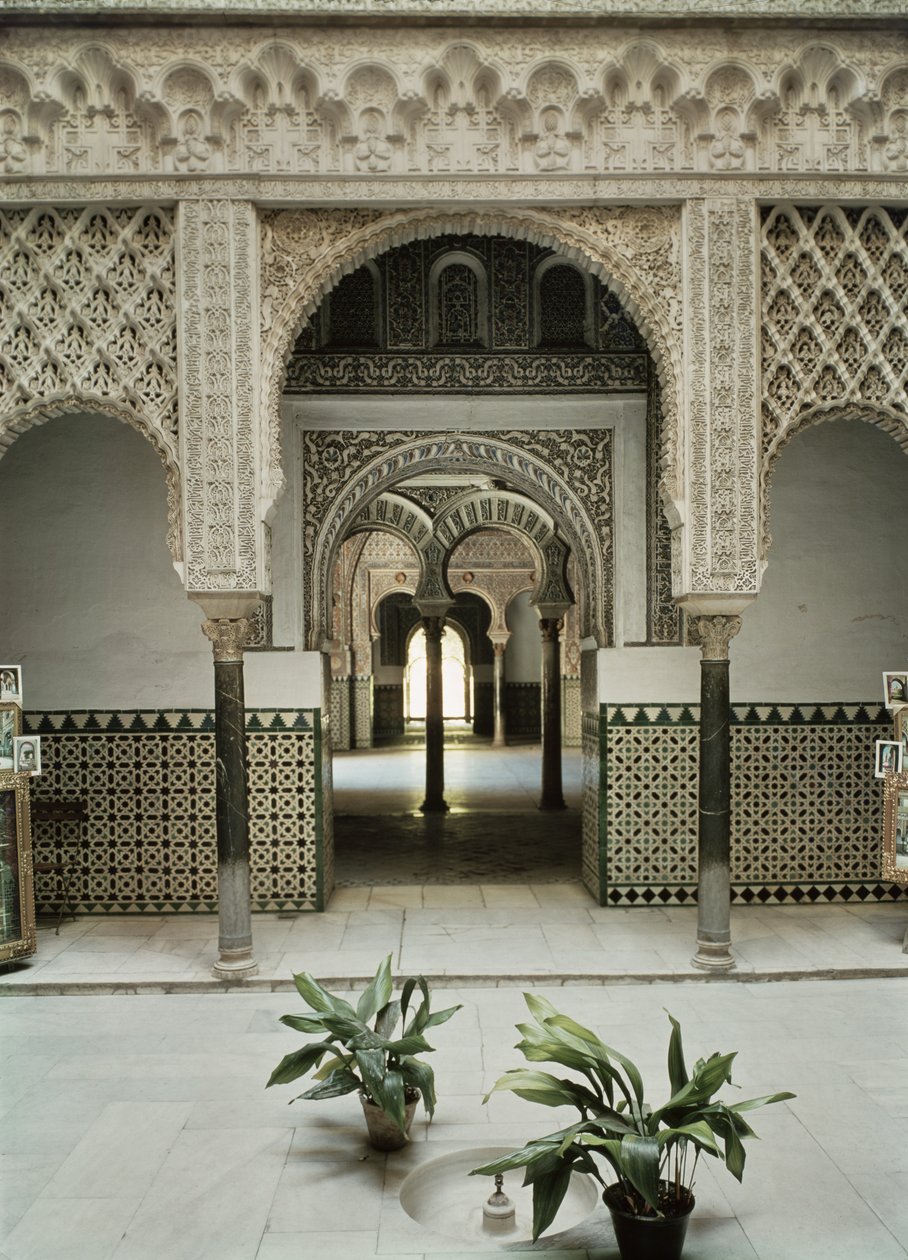 Patio de las Munecas, 1100-1300-luku tekijältä Spanish School